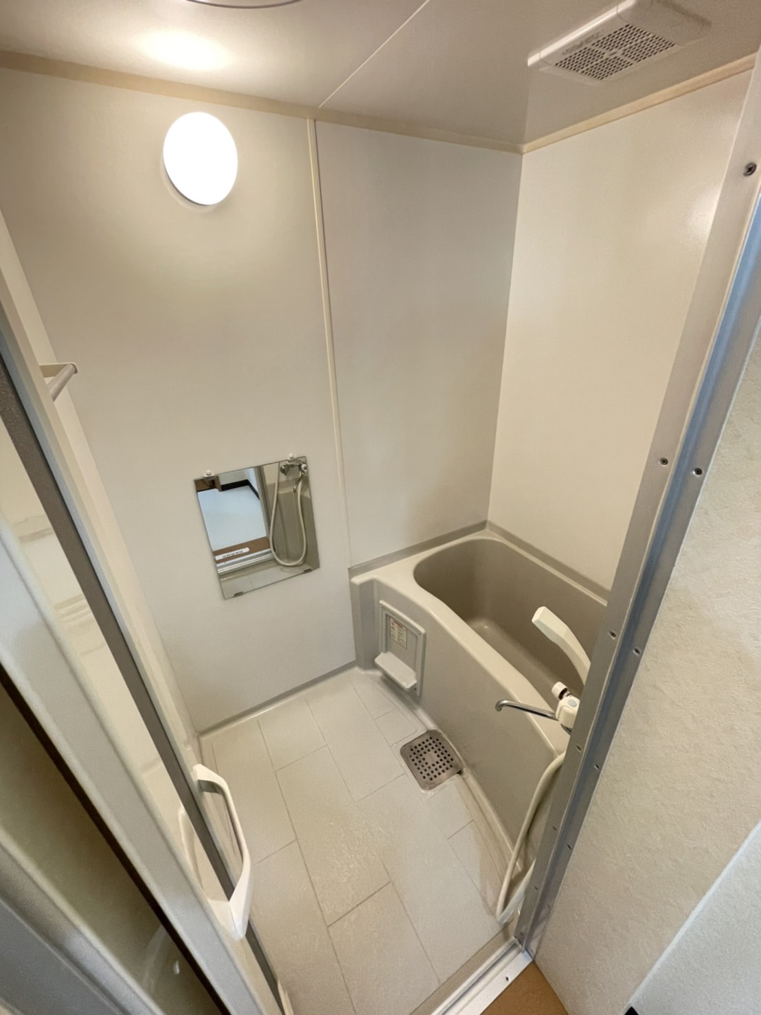 バス・シャワールーム　※他号室のお写真です。