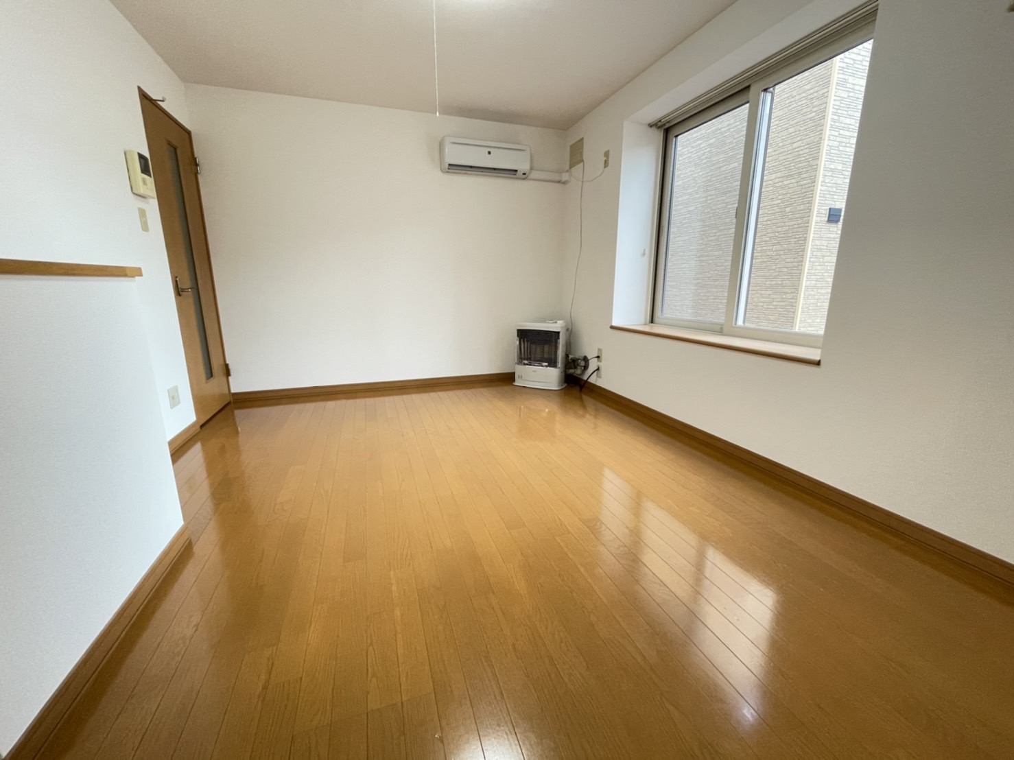 居室・リビング　※他号室のお写真です。