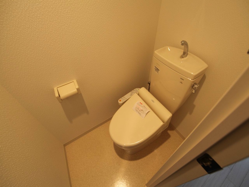 トイレ　温水洗浄暖房便座付トイレ