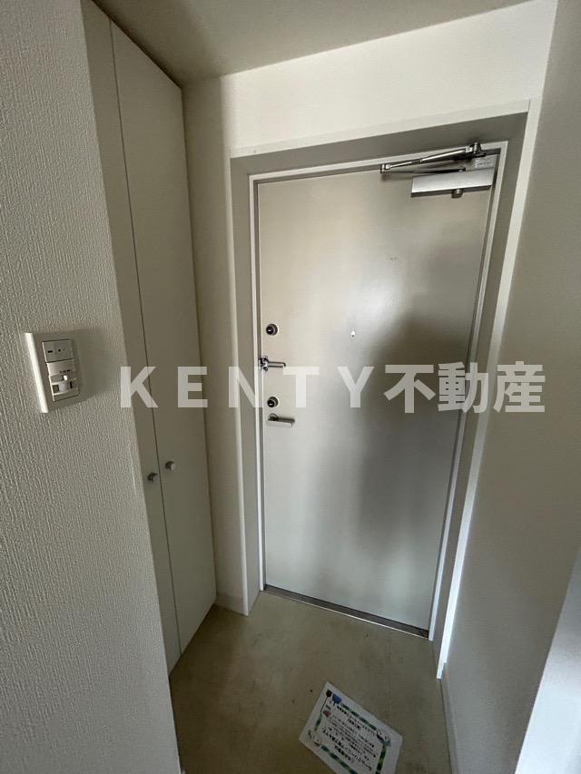 玄関　収納もある玄関です