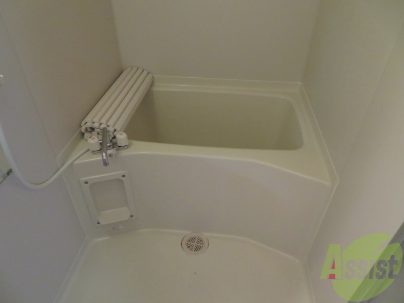 バス・シャワールーム　綺麗な浴室です。１日の疲れを癒すのに最適ですね。