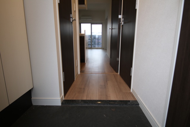 玄関　※別室の参考写真の為、現況優先です。