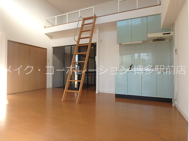 居室・リビング　ロフトはありません。