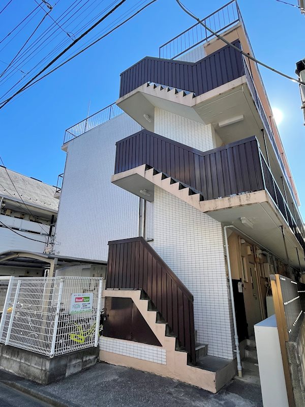 建物外観　蕨駅徒歩１０分（800ｍ）