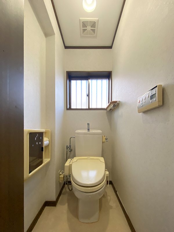 トイレ　１階