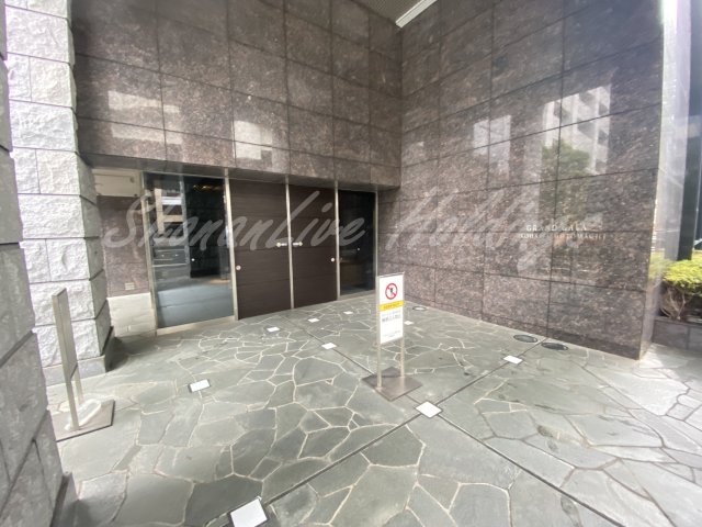 エントランス　広々としたエントランス