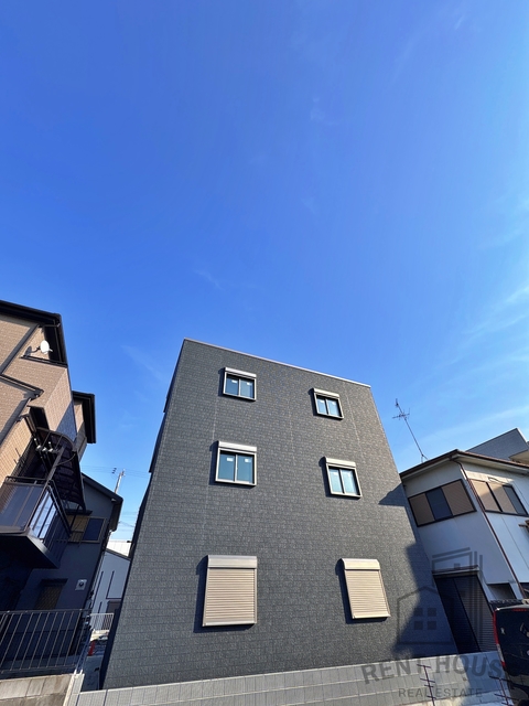 エントランス　外観（建築中）