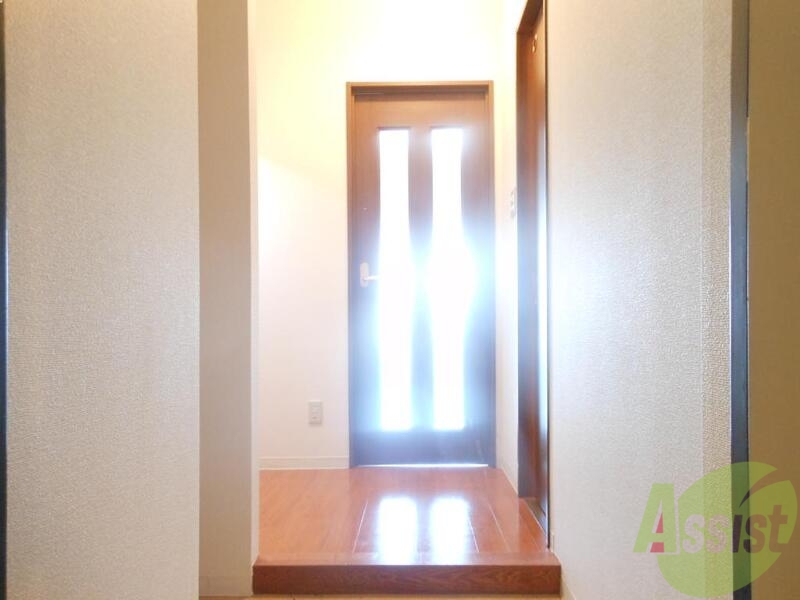 玄関　玄関も明るいですね