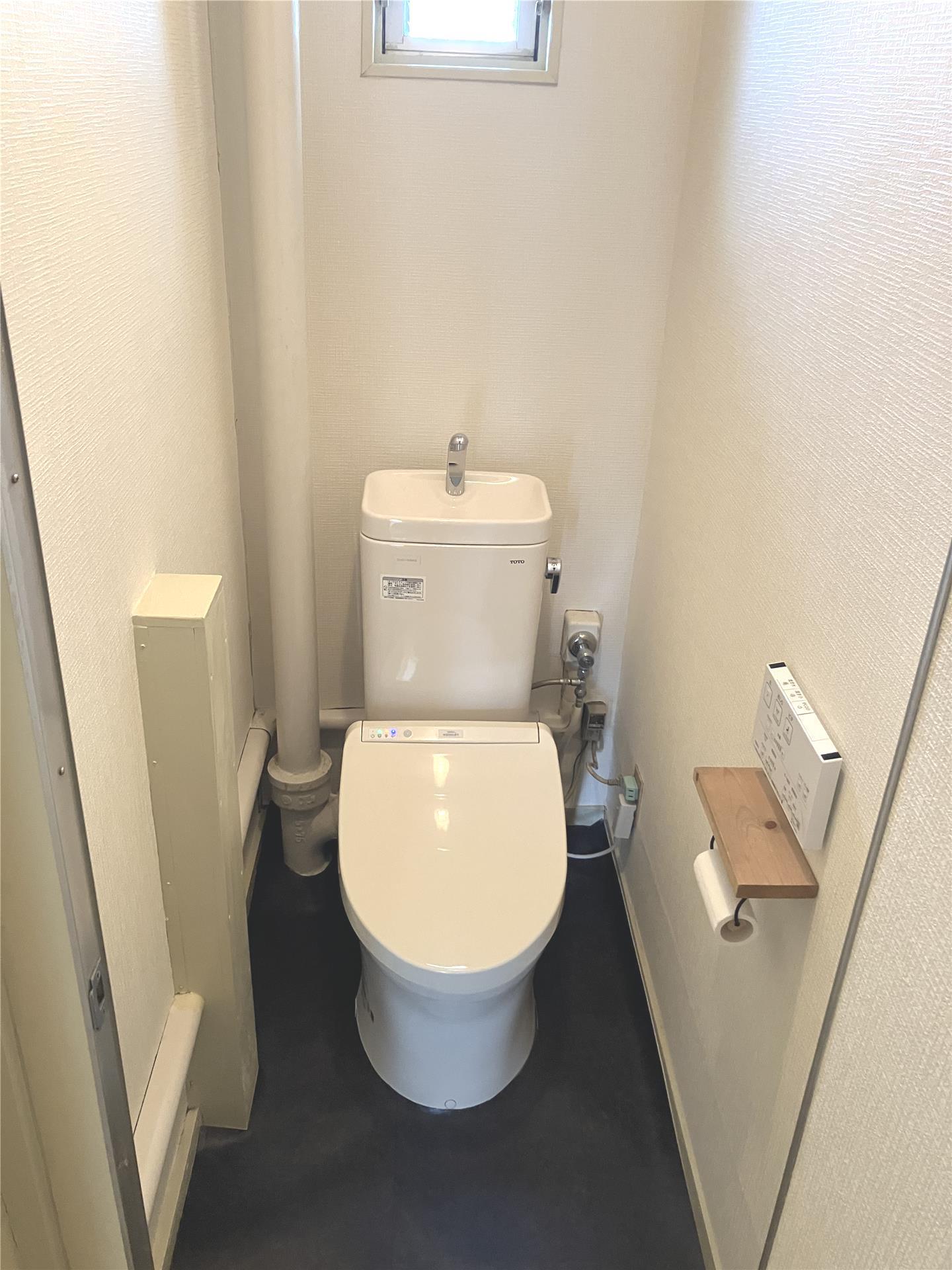 トイレ　温水洗浄便座