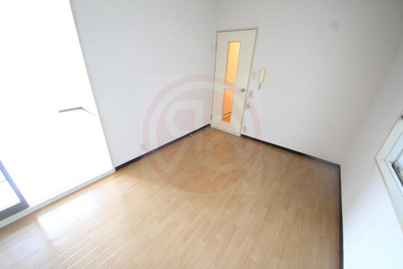 居室・リビング　こちらの居間で趣味の時間をお楽しみください