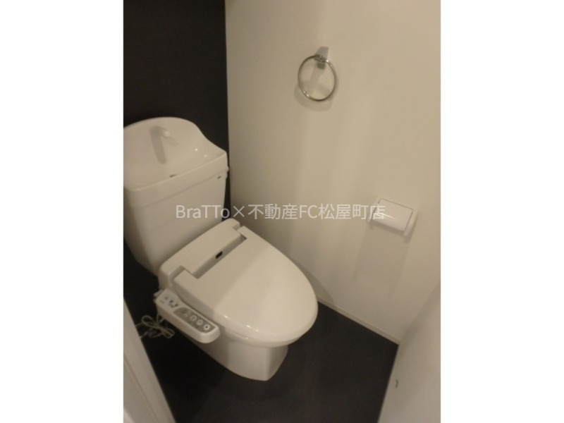 トイレ　トイレ（ウォシュレット付き）