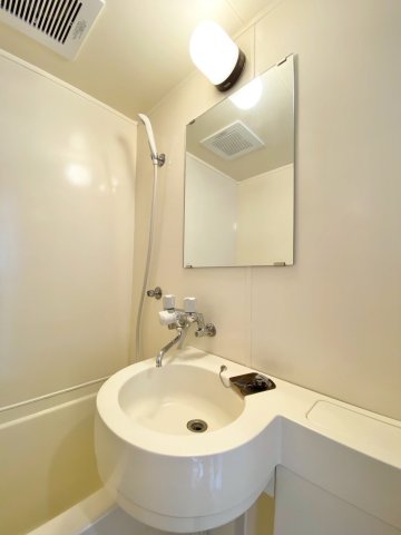洗面設備　※同物件別号室の写真になります