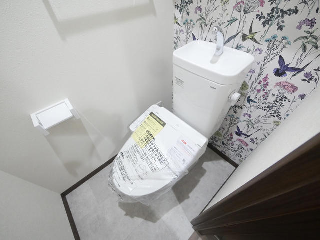 トイレ　★人気の温水洗浄便座付です★