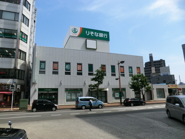 銀行　りそな銀行 厚木支店（銀行）まで815m