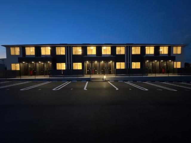 建物外観　外観写真（夜）