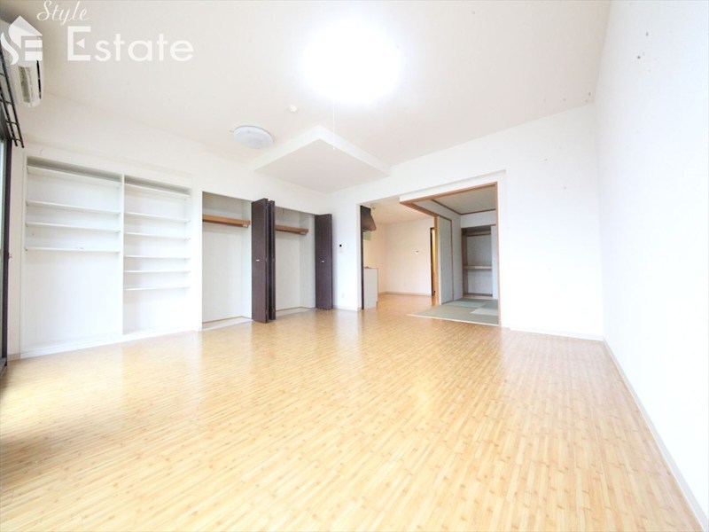 居室・リビング　内装