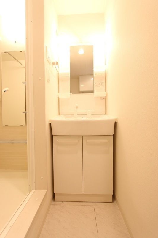 洗面設備　便利な独立洗面台です