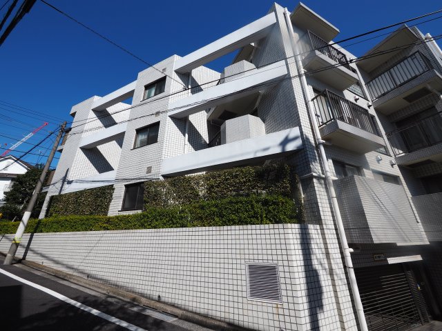 建物外観　シンプルでスタイリッシュな外観