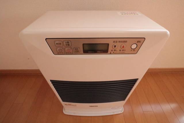 その他設備　灯油暖房♪