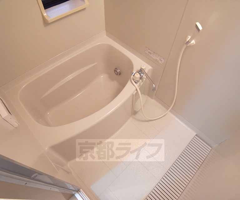 バス・シャワールーム　広ーいお風呂でポカポカです