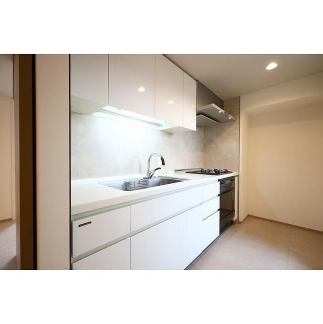 キッチン　写真は同タイプ住居です。