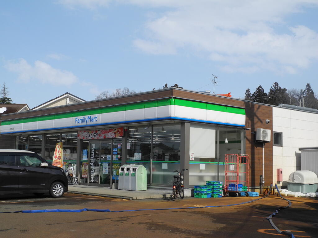 コンビニ　ファミリーマート新津吉岡町店（コンビニ）まで506m