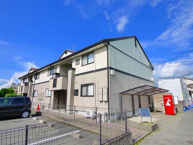 建物外観　落ち着いた雰囲気の外観です
