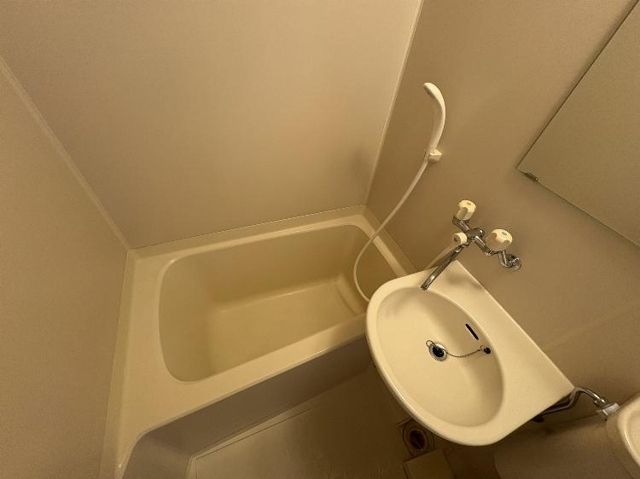 バス・シャワールーム　参考写真（同物件別部屋）