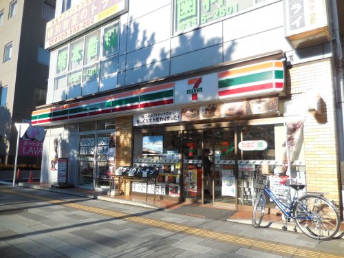 コンビニ　セブンイレブン 浦安入船4丁目店（コンビニ）まで311m