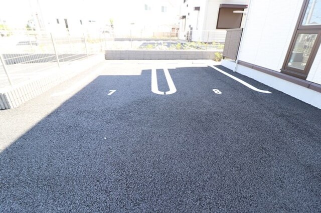 駐車場　駐車場