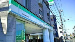 コンビニ　ファミリーマート 三鷹杏林前店（コンビニ）まで465m