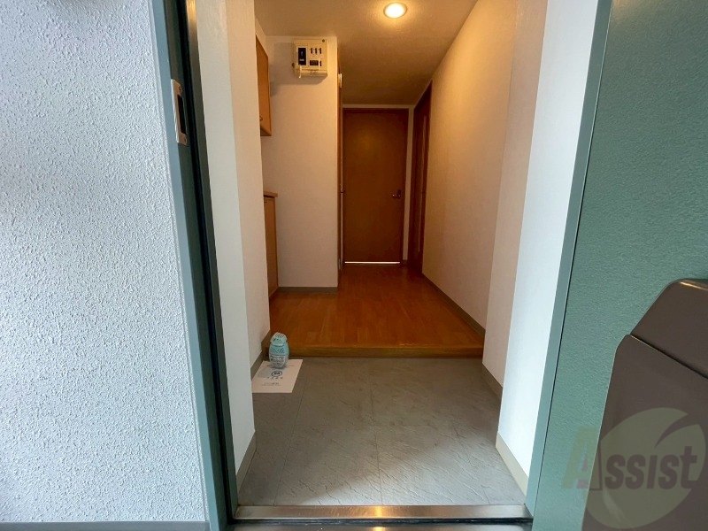 玄関　玄関の様子です。明るい印象ですね。気分もあがりそう。