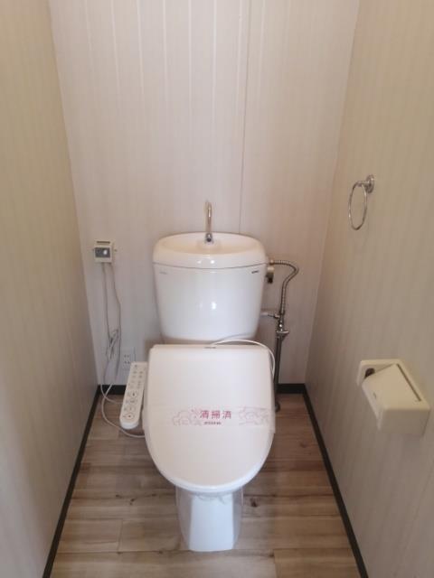 トイレ　温水洗浄便座