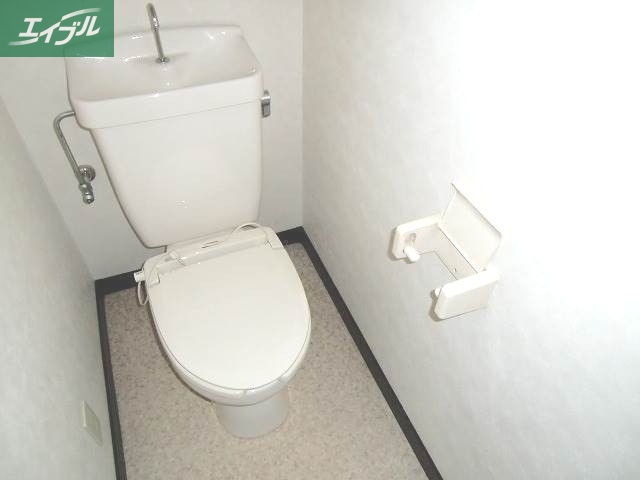 トイレ　別のお部屋の写真です。実際とは異なります。