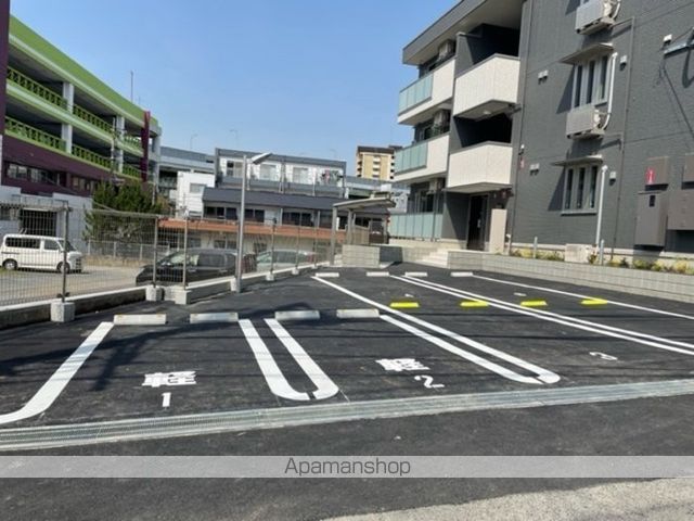 駐車場　駐車場