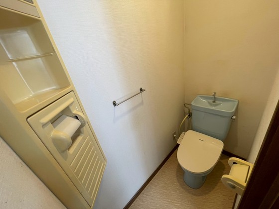 ブルーレース松田のトイレ写真