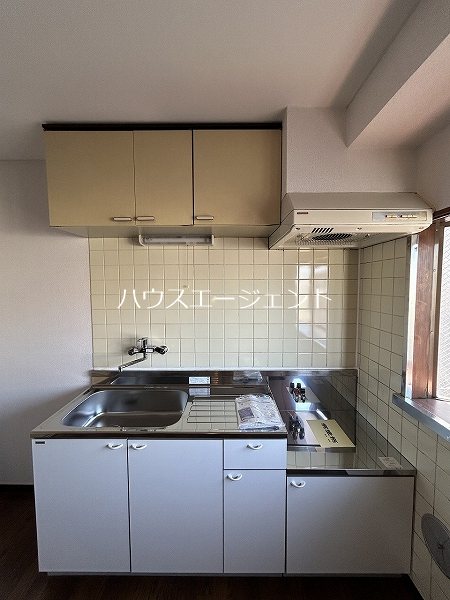 キッチン　２口ガスコンロ設置可能。都市ガス使用です。