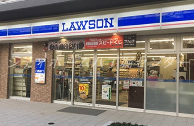 コンビニ　ローソン ｈｉｔｏｔｏ広島店（コンビニ）まで64m
