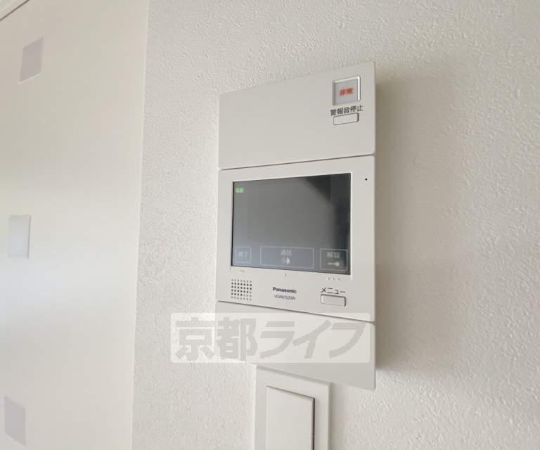 セキュリティ　来客確認が出来るモニター付きです。