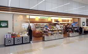 スーパー　KINOKUNIYA　entree（スーパー）まで618m