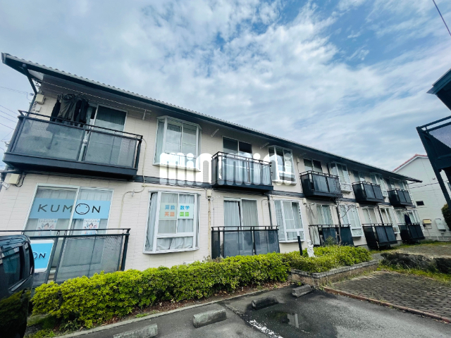 建物外観　クリーム色の外観