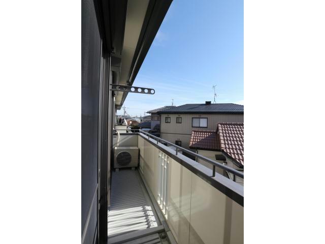 バルコニー　日当たりの良いバルコニー