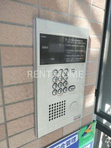 エントランス　オートロック完備