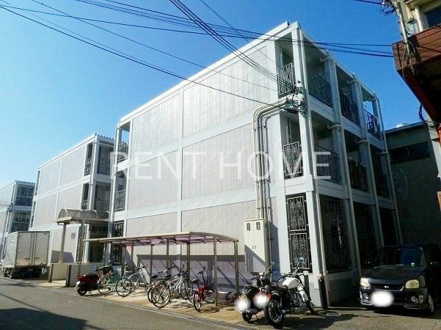 建物外観　鉄骨造 ３階建