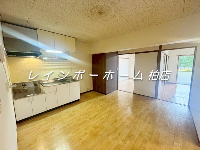 キッチン　キッチンでお料理をお楽しみください