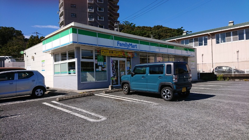 コンビニ　ファミリーマート 諫早栄田店（コンビニ）まで806m
