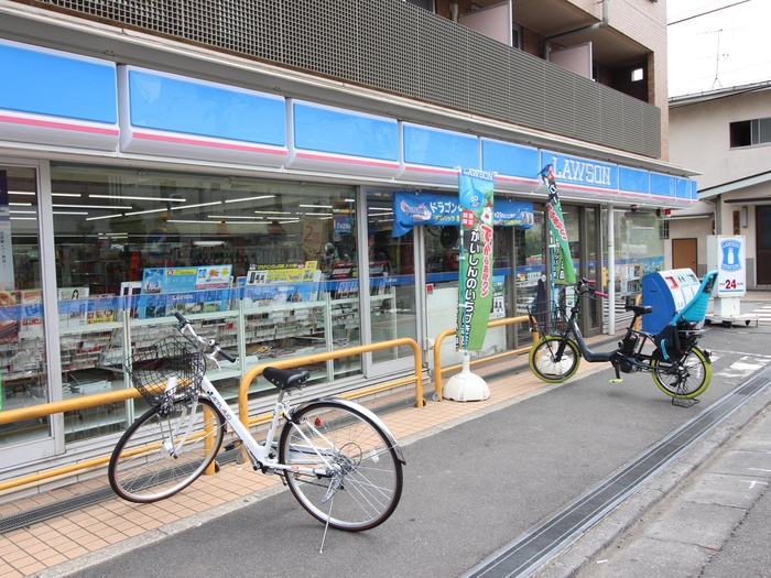 コンビニ　ローソン八雲二丁目店（コンビニ）まで383m