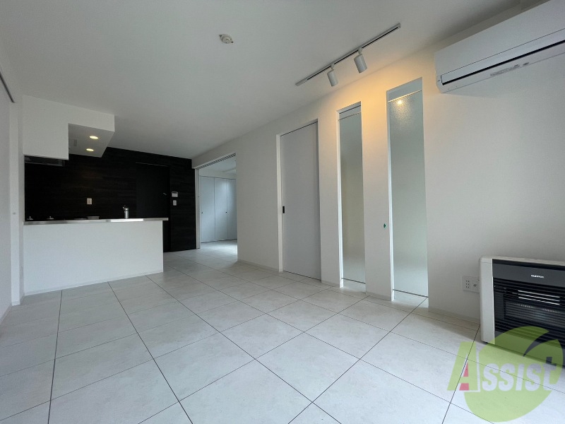 居室・リビング　広くてキレイなお部屋が広がっていて、充実した生活が送れそう。