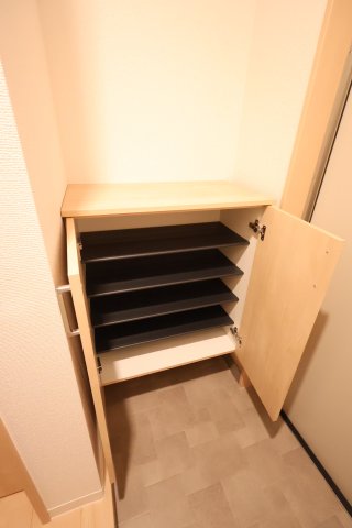 収納　シューズボックス