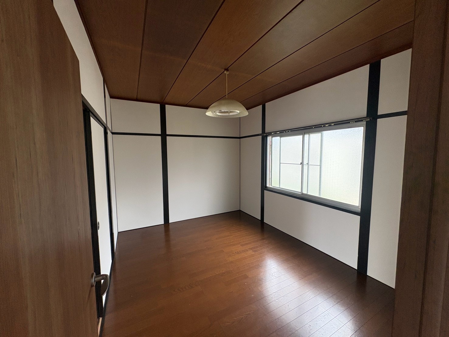 韮塚貸住宅の内装写真